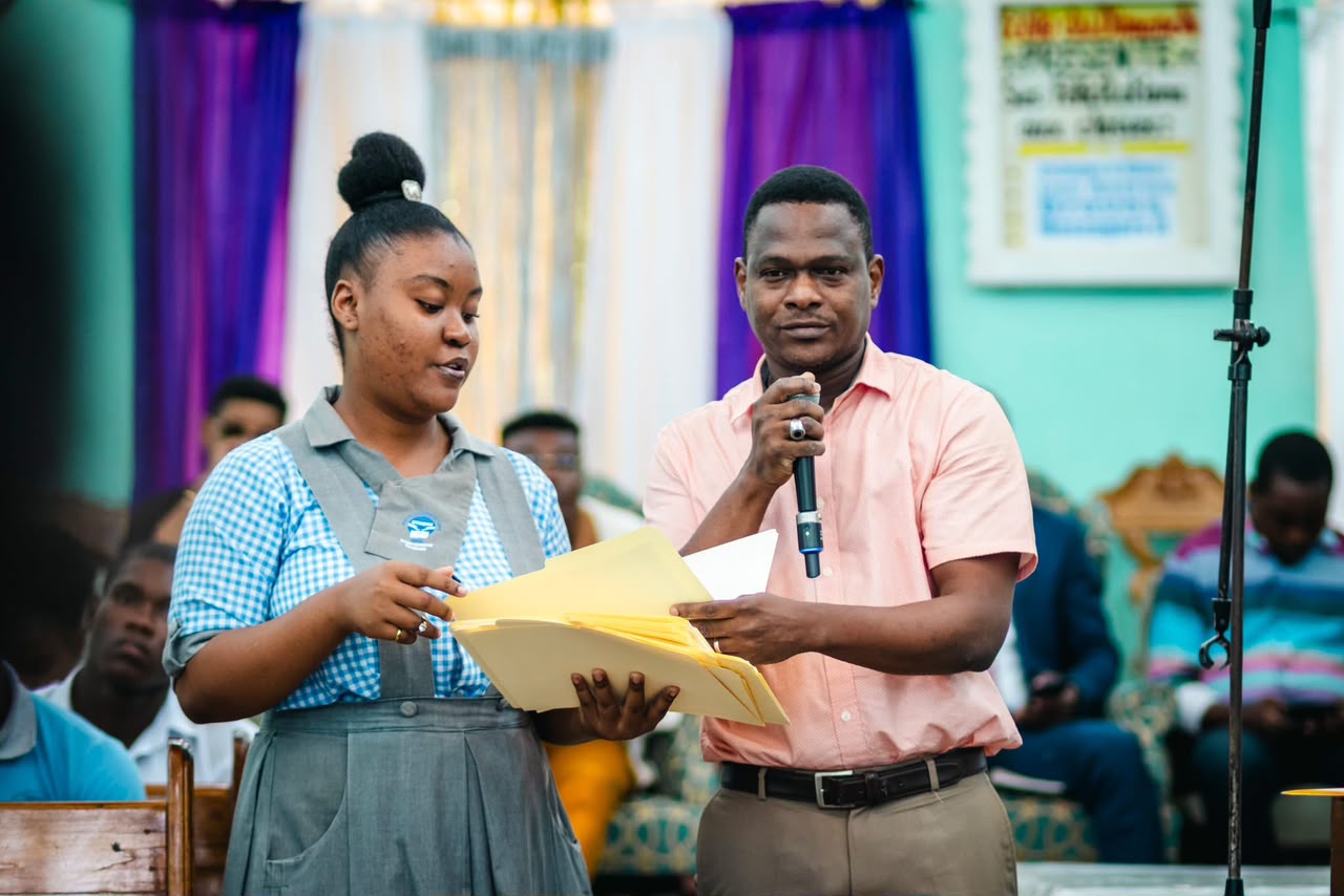 Art et lecture, piliers du bien-être et de l'épanouissement des jeunes.